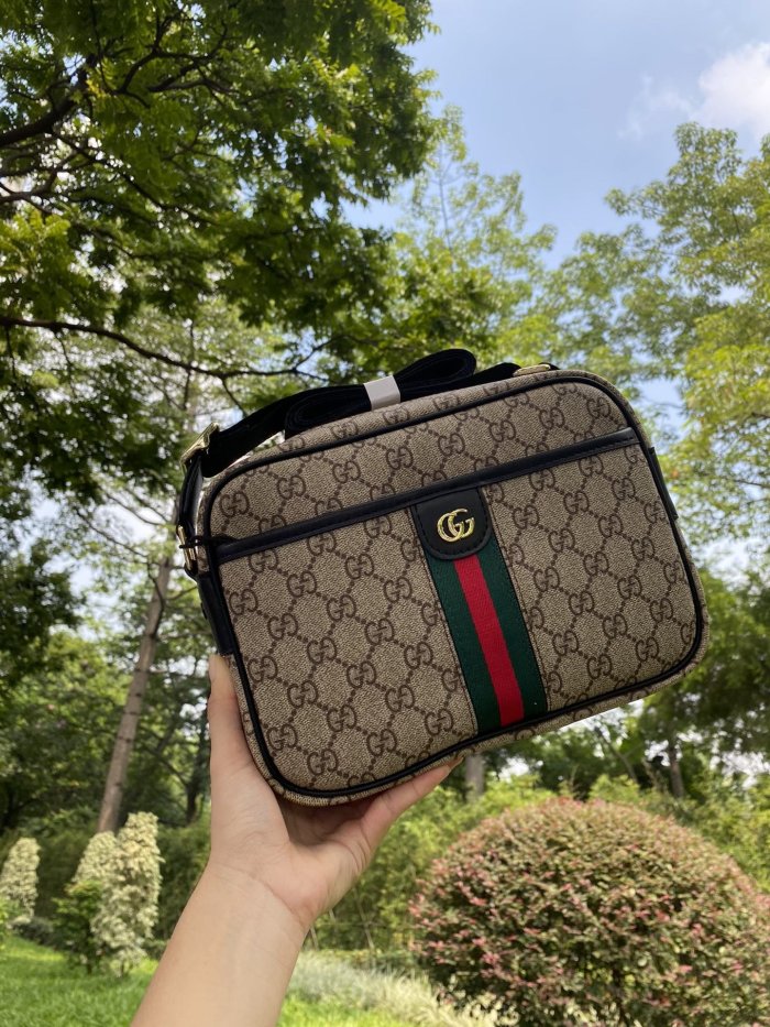2021SS新作 Gucci グッチ メンズ ショルダーバックスーパーコピー