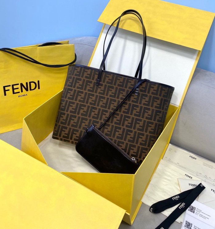 202103SS新作 FENDI フェンディ レディースショルダーバックスーパーコピー