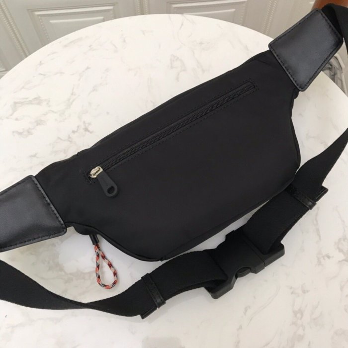 2020SS新作 Burberry バーバリー メンズ ショルダーバック スーパーコピー