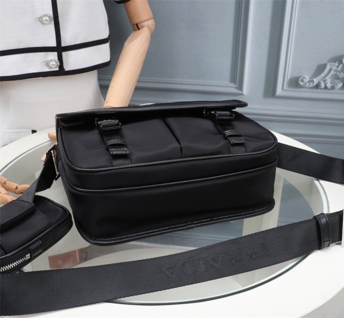 202103SS新作 メンズ Prada プラダ ショルダーバックスーパーコピー