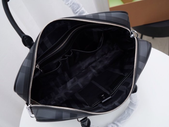 2021SS新作 Burberry バーバリー メンズ ハンドバックスーパーコピー
