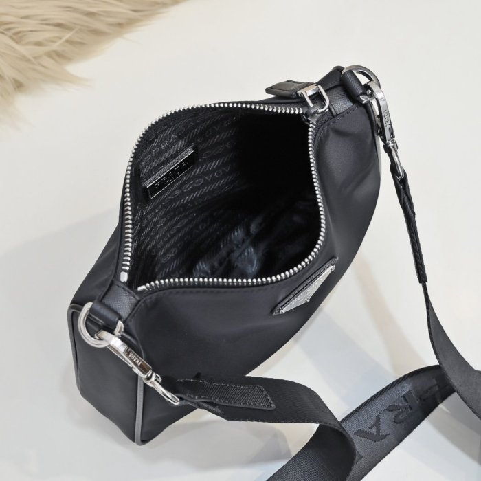 202105SS新作 Prada プラダ メンズ ショルダーバックスーパーコピー