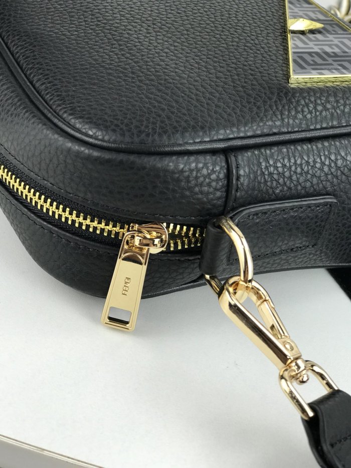 2021SS新作 FENDI フェンディ ショルダーバック スーパーコピー