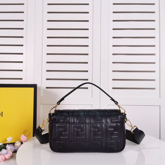 2020SS新作 FENDI フェンディ レディース ショルダーバック スーパーコピー