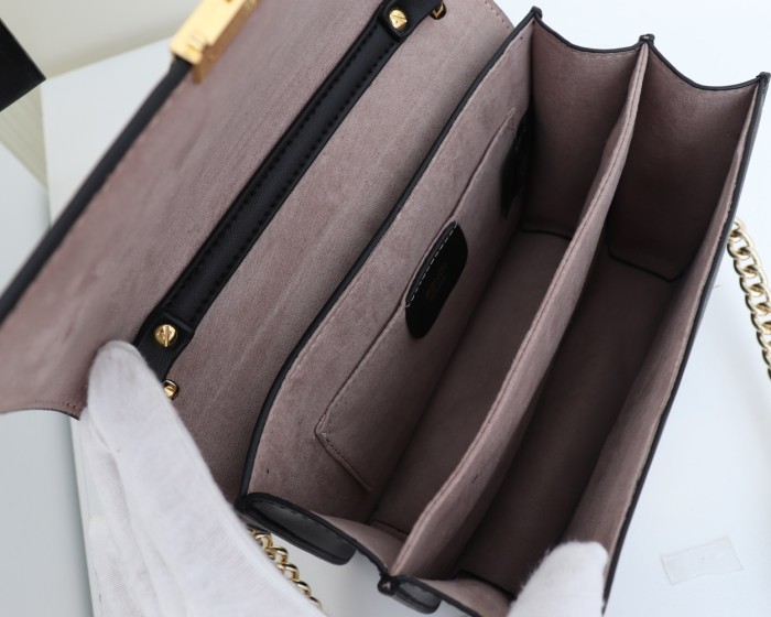 202103SS新作 FENDI フェンディ レディースショルダーバックスーパーコピー