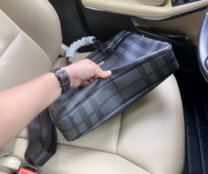 2020SS新作 Burberry バーバリー メンズ ハンドバックスーパーコピー