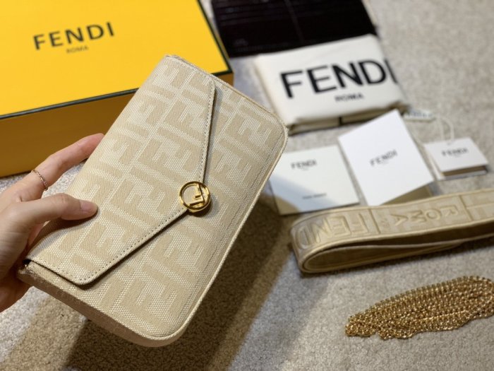 202103SS新作 FENDI フェンディ レディースショルダーバックスーパーコピー