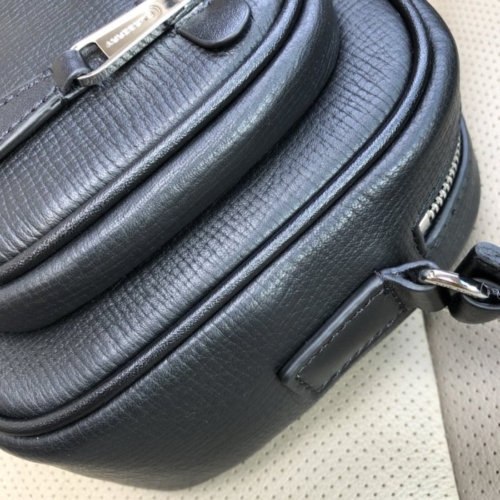 2020SS新作 Burberry バーバリー メンズ ショルダーバック スーパーコピー