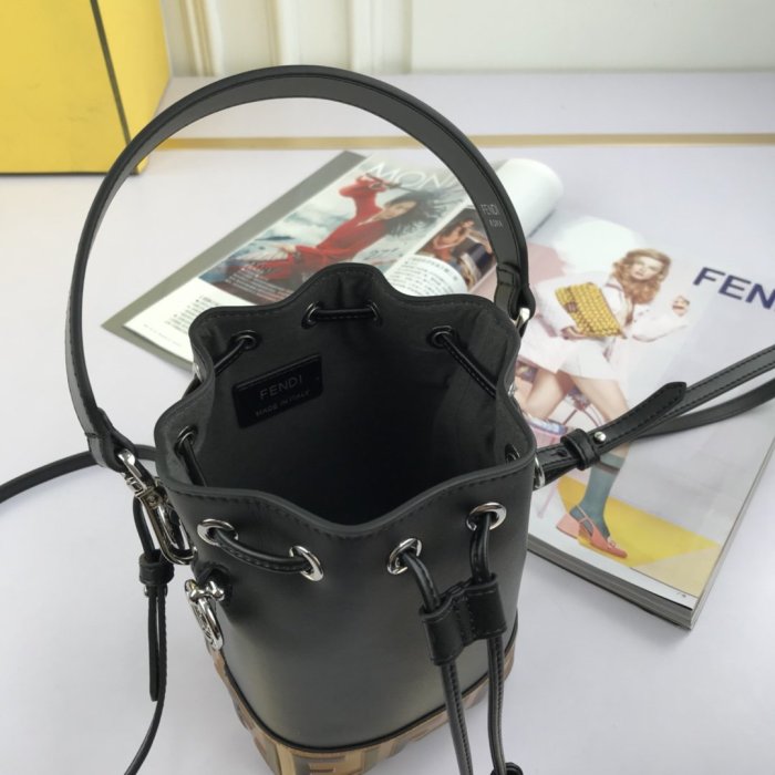 2020SS新作 FENDI フェンディ レディース ショルダーバック スーパーコピー