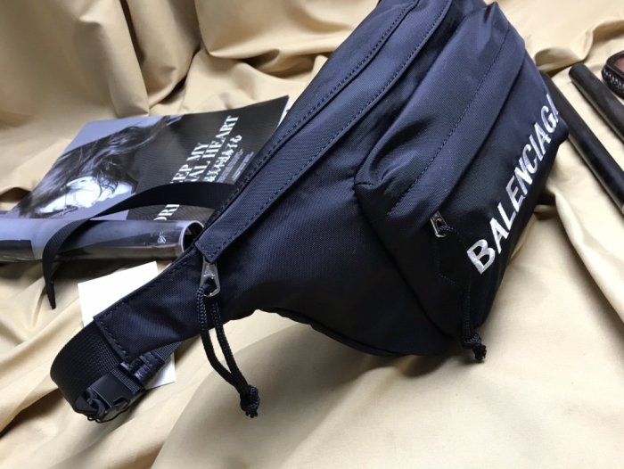 2020SS新作 Balenciaga バレンシアガ メンズ ショルダーバック スーパーコピー