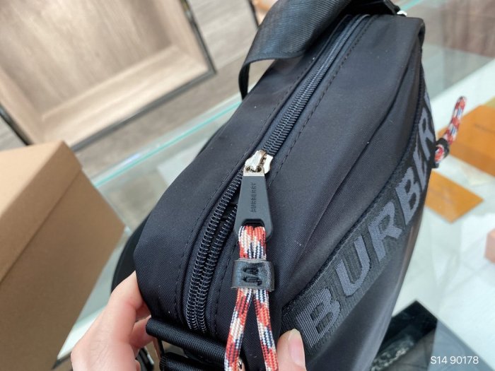 202103SS新作Burberryバーバリー レディース ショルダーバック スーパーコピー