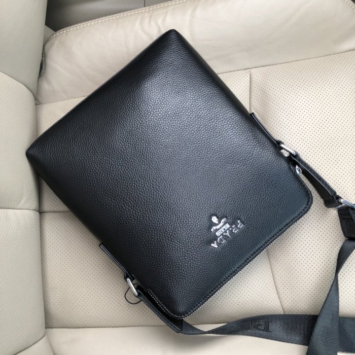 2021SS新作 メンズ Prada プラダショルダーバッグスーパーコピー