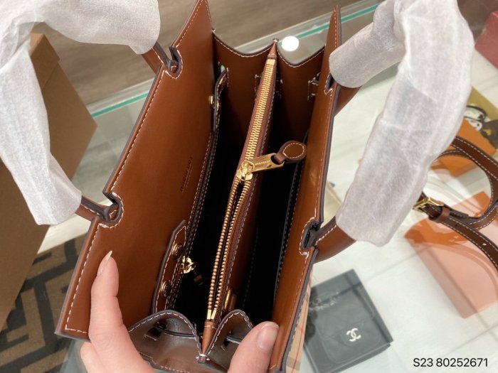 202103SS新作Burberryバーバリー レディース ショルダーバック スーパーコピー