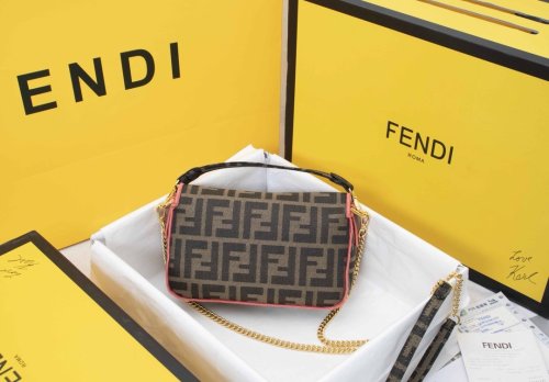 202103SS新作 FENDI フェンディ レディースショルダーバックスーパーコピー
