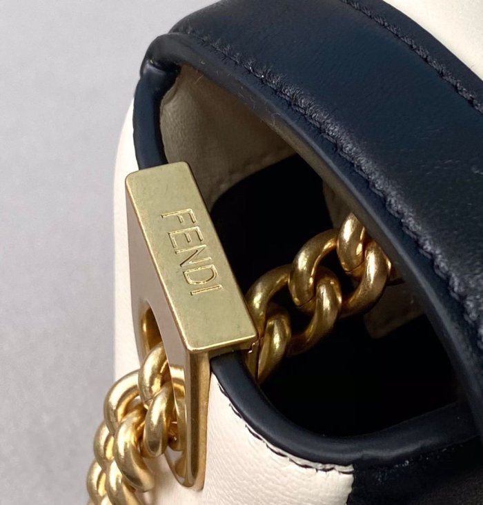 2021SS新作 FENDI フェンディ レディースショルダーバックスーパーコピー