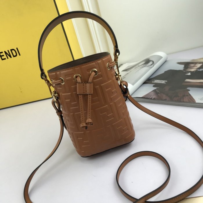 2020SS新作 FENDI フェンディ レディース ショルダーバック スーパーコピー