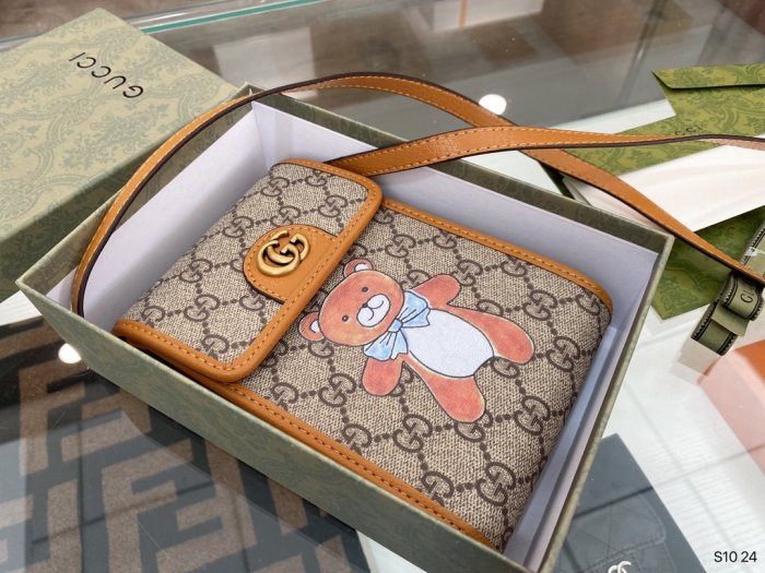 202103SS新作Gucci グッチ レディースショルダーバッグスーパーコピー