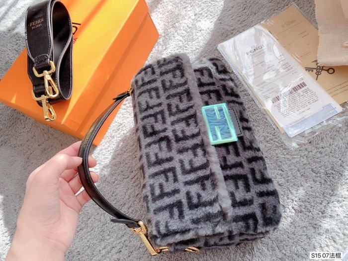 2020SS新作 FENDI フェンディ レディース ショルダーバック スーパーコピー