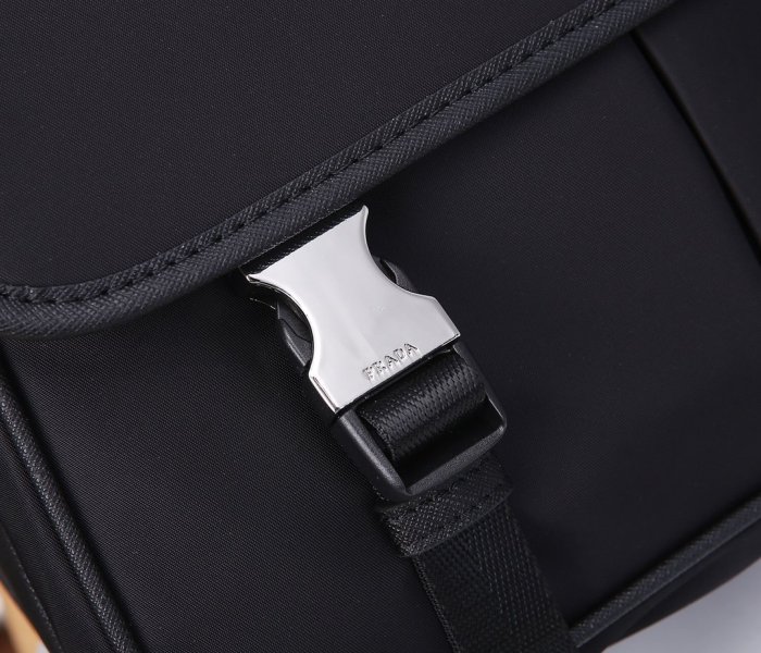 2021SS新作 メンズ Prada プラダショルダーバッグスーパーコピー