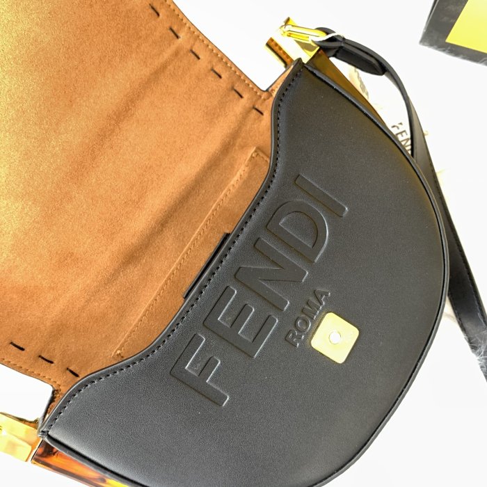 202106SS新作 FENDI フェンディ レディースショルダーバックスーパーコピー