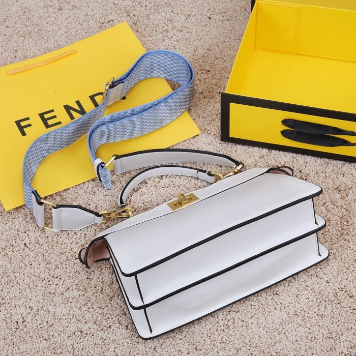 2021SS新作 FENDI フェンディ レディースショルダーバックスーパーコピー