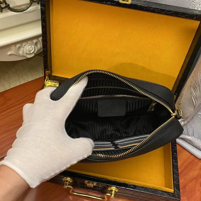 202103SS新作 FENDI フェンディ ショルダーバック スーパーコピー