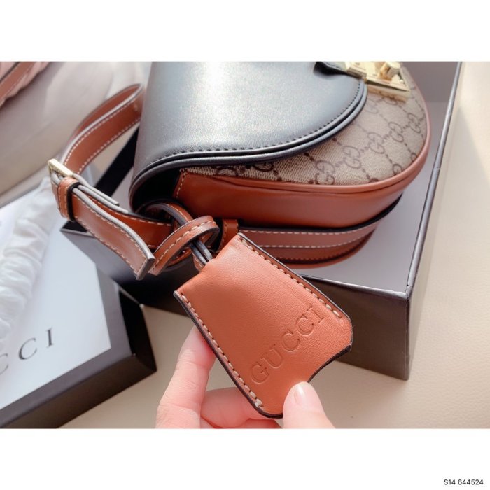 2021SS新作Gucci グッチ レディースショルダーバッグスーパーコピー