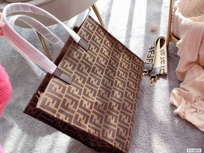 2020SS新作 FENDI フェンディ レディース ハンドバックスーパーコピー
