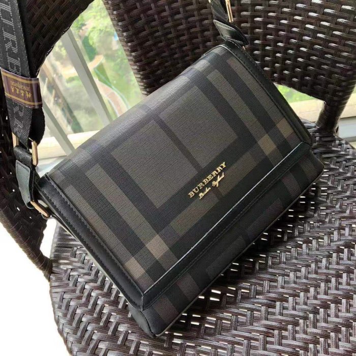202105SS新作 Burberry バーバリー メンズ ショルダーバック スーパーコピー