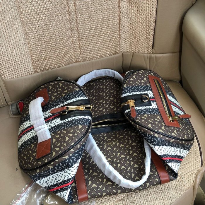 2020SS新作 Burberry バーバリー メンズ ショルダーバック スーパーコピー