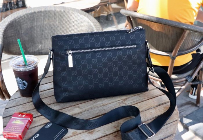 2020SS新作 Gucci グッチ メンズ ショルダーバックスーパーコピー