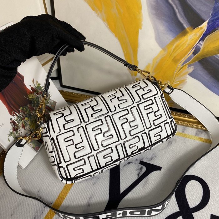 2020SS新作 FENDI フェンディ レディース ショルダーバック スーパーコピー