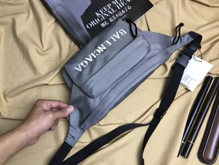 2020SS新作 Balenciaga バレンシアガ メンズ ショルダーバック スーパーコピー