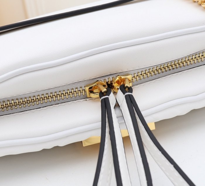 2020SS新作 FENDI フェンディ レディース ショルダーバック スーパーコピー