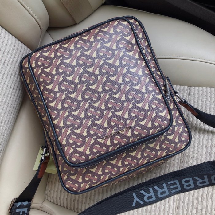 2020SS新作 Burberry バーバリー メンズ ショルダーバック スーパーコピー