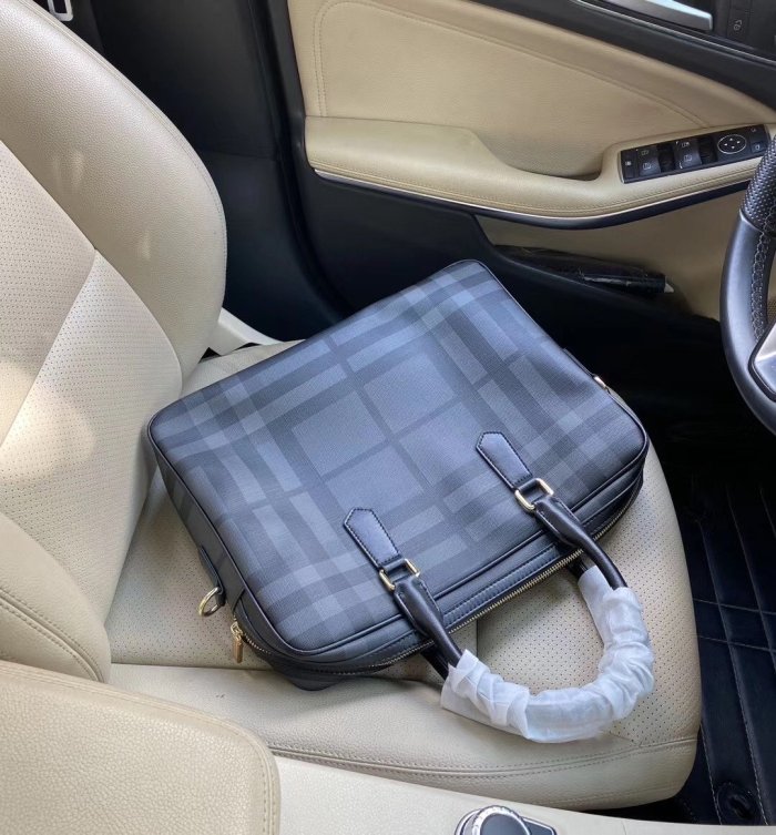 2020SS新作 Burberry バーバリー メンズ ハンドバックスーパーコピー