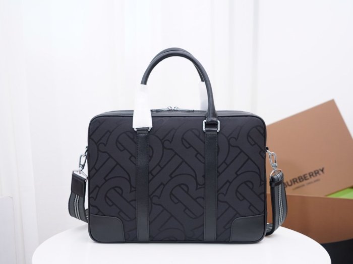 2021SS新作 Burberry バーバリー メンズ ハンドバックスーパーコピー