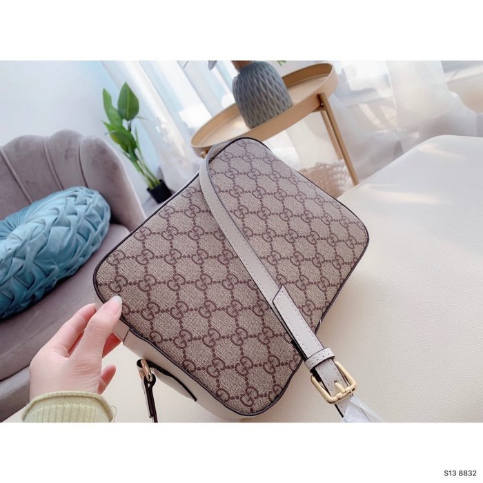 2021SS新作Gucci グッチ レディースショルダーバッグスーパーコピー