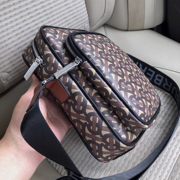2020SS新作 Burberry バーバリー メンズ ショルダーバック スーパーコピー