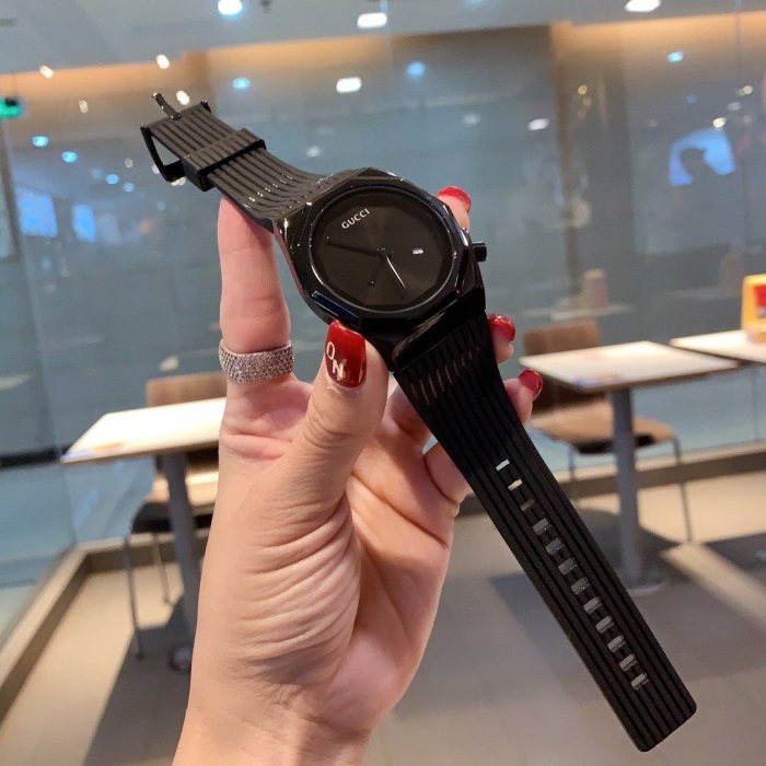 2020SS新作Gucci グッチ メンズ時計 スーパーコピー2色