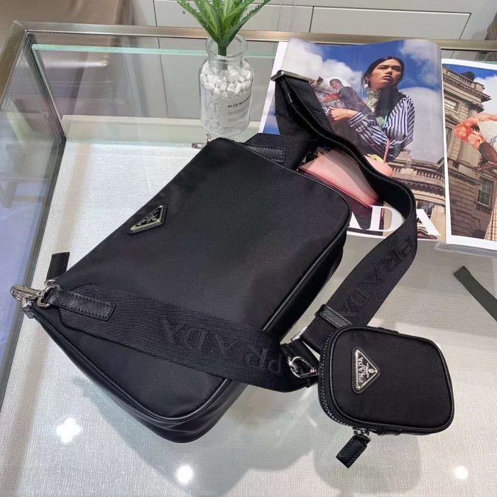 2021SS新作 メンズ Prada プラダショルダーバッグスーパーコピー