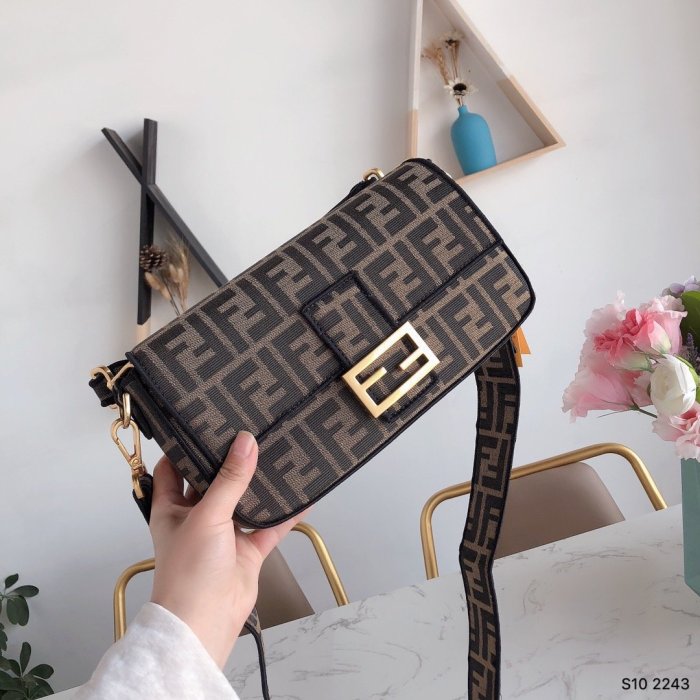 2020SS新作 FENDI フェンディ レディース ショルダーバック スーパーコピー