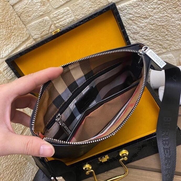 202105SS新作 Burberry バーバリー メンズ ショルダーバック スーパーコピー