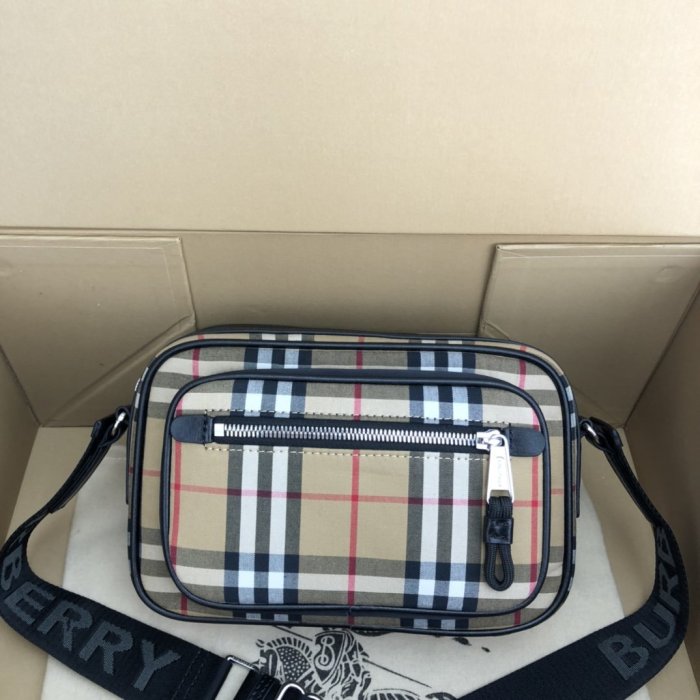 2020SS新作 Burberry バーバリー メンズ ショルダーバック スーパーコピー