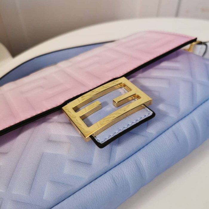 2020SS新作 FENDI フェンディ レディース ショルダーバック スーパーコピー