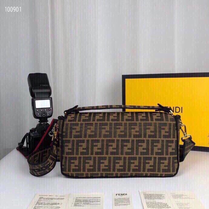 2020SS新作 FENDI フェンディ レディース ショルダーバック スーパーコピー