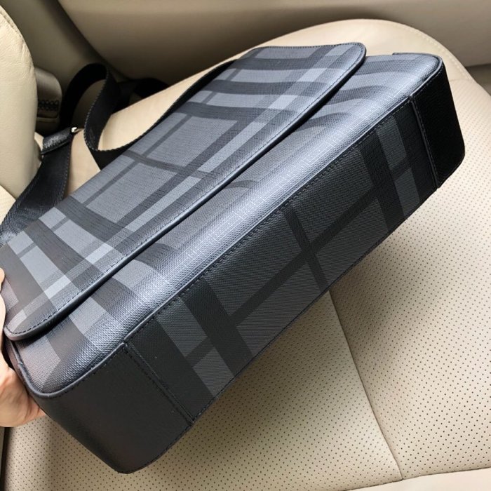 2020SS新作 Burberry バーバリー メンズ ショルダーバック スーパーコピー