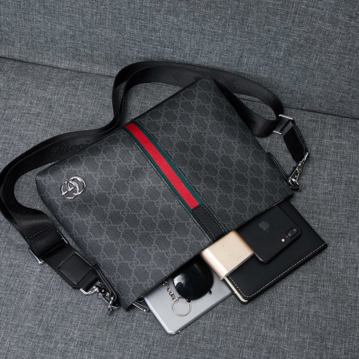 2020SS新作 Gucci グッチ メンズ ショルダーバックスーパーコピー
