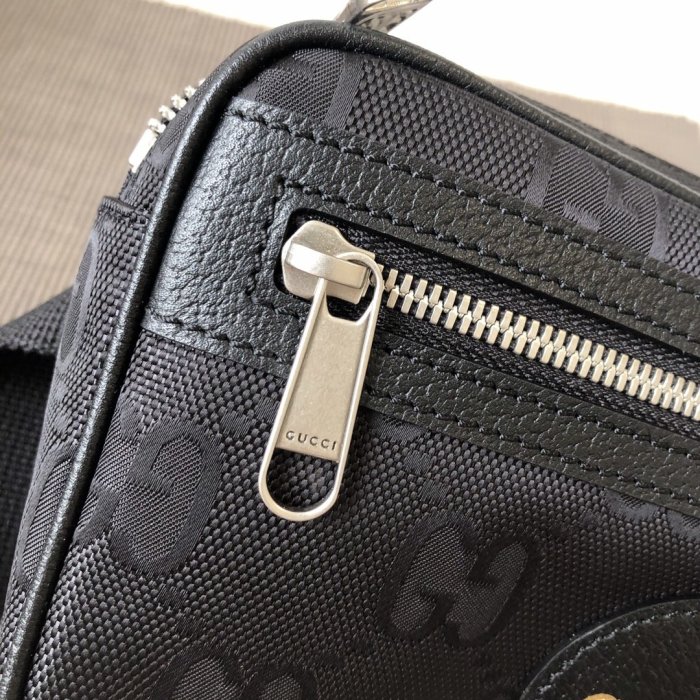 2021SS新作 Gucci グッチ メンズ ショルダーバックスーパーコピー