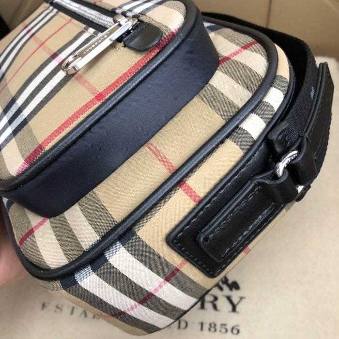 2020SS新作 Burberry バーバリー メンズ ショルダーバック スーパーコピー